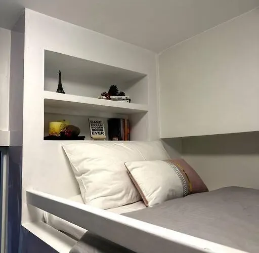 New & Spacious Unit In Qc W/ Wifi & Netflix *