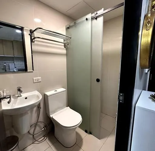 Apartment New & Spacious Unit In Qc W/ Wifi & Netflix *