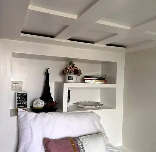 New & Spacious Unit In Qc W/ Wifi & Netflix Manila