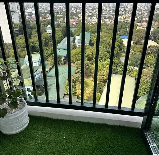 New & Spacious Unit In Qc W/ Wifi & Netflix Apartment