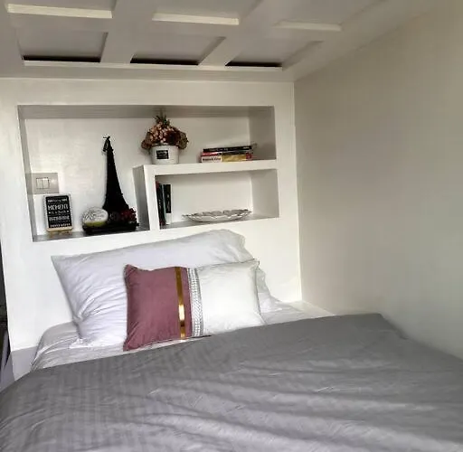 Apartment New & Spacious Unit In Qc W/ Wifi & Netflix