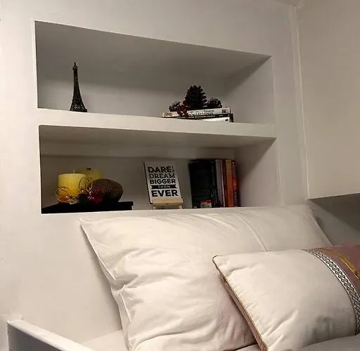 New & Spacious Unit In Qc W/ Wifi & Netflix Manila
